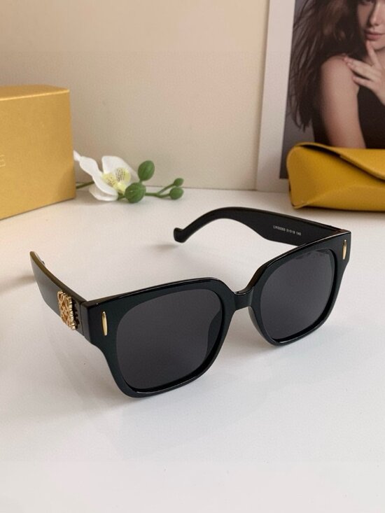 ✅NWT Authentic Loewe Sunglasses main image 8